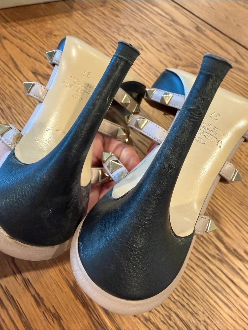 Valentino Garavani Rockstud Pointed Toe Heels – Size 37